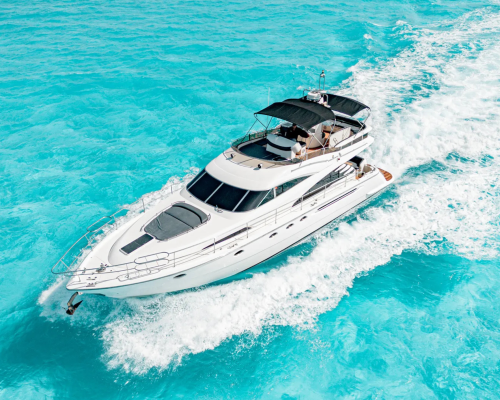 Fairline 65ft Luxus Yacht for rent in Cancun